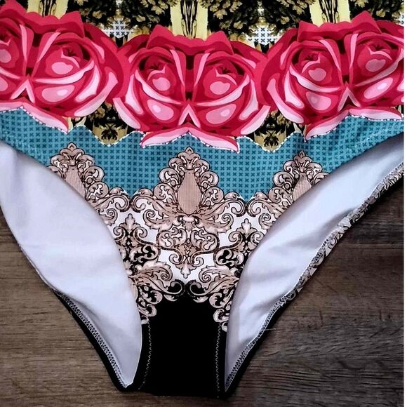 Floral and Geo Pattern Multi Color One Piece High Back Halter Top Size Large - Picture 5 of 6